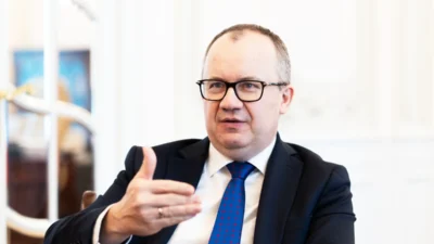 Polonya da yargi sistemi ve siyasetin catismasi 46437