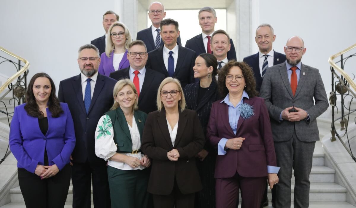 Polonya da yeni merkezci grup centrum kuruldu 47525