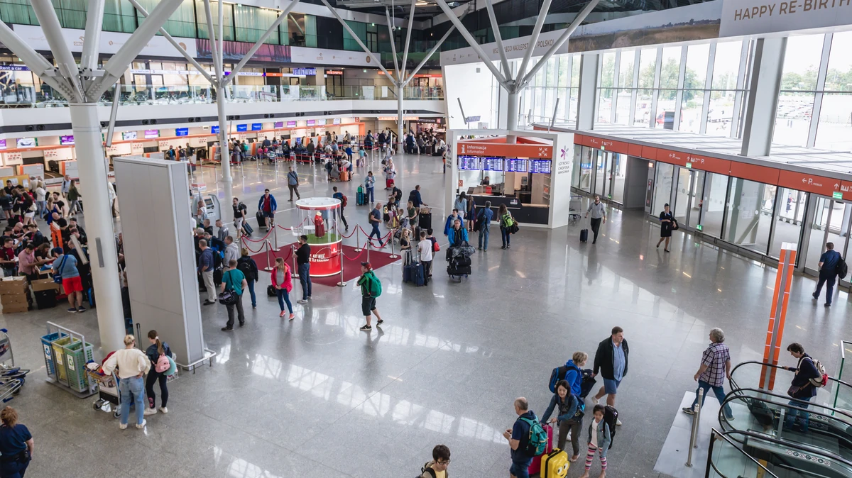 Polonya havaalanları, 3,3 milyar złoty'lik kredi anlaşması i̇mzaladı 1 Polonya havaalanlari 3 3 milyar z oty lik kredi anlasmasi i mzaladi 48174