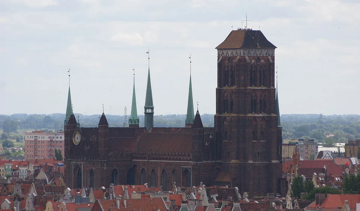 Polonya kultur bakanligi nazi sovyet ve komunist yagmalamalarinin mirasini tasiyor 45683