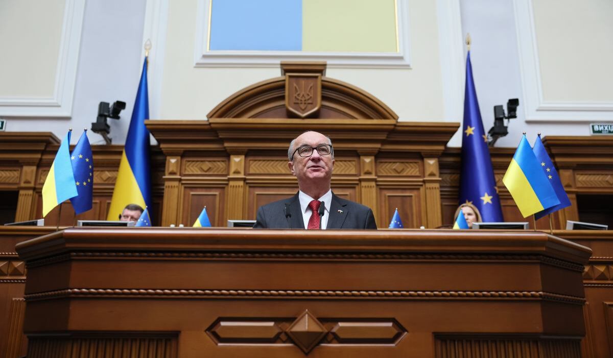 Polonya meclis baskani czarzasty i sgalin 4 yilinda kiev de 49525