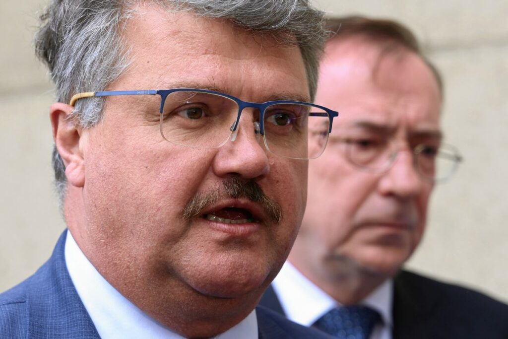 polonya meclis komisyonu pegasus caseleri sorusturmasini tamamliyor 49801