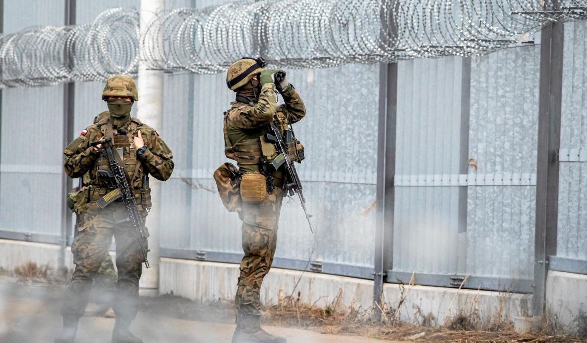 Polonya ordusu, belarus'tan gelen balonları tespit etti ve açıklama yaptı 1 Polonya ordusu belarus tan gelen balonlari tespit etti ve aciklama yapti 46583