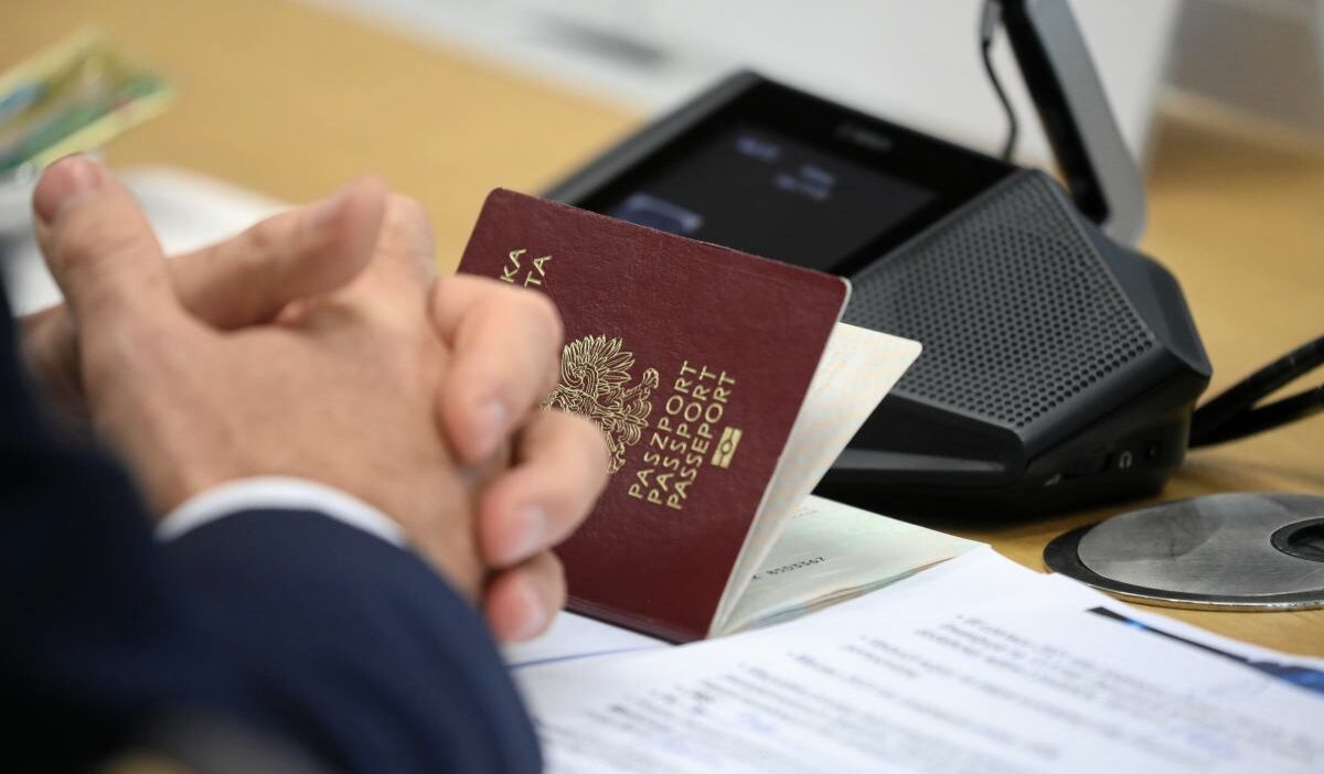 Polonya pasaportlarinda kapsamli degisiklikler 42655