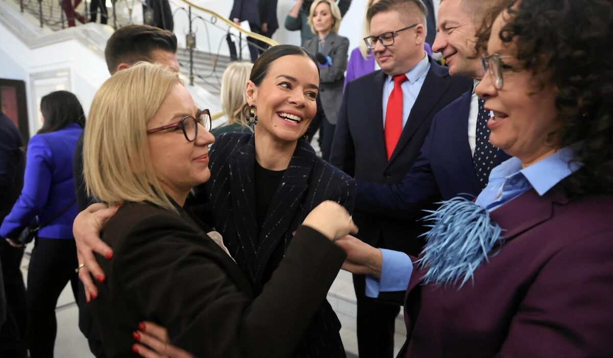 Polska 2050 den ayrilan 15 milletvekili ve 3 senator centrum adiyla yeni grup kurdu 47343