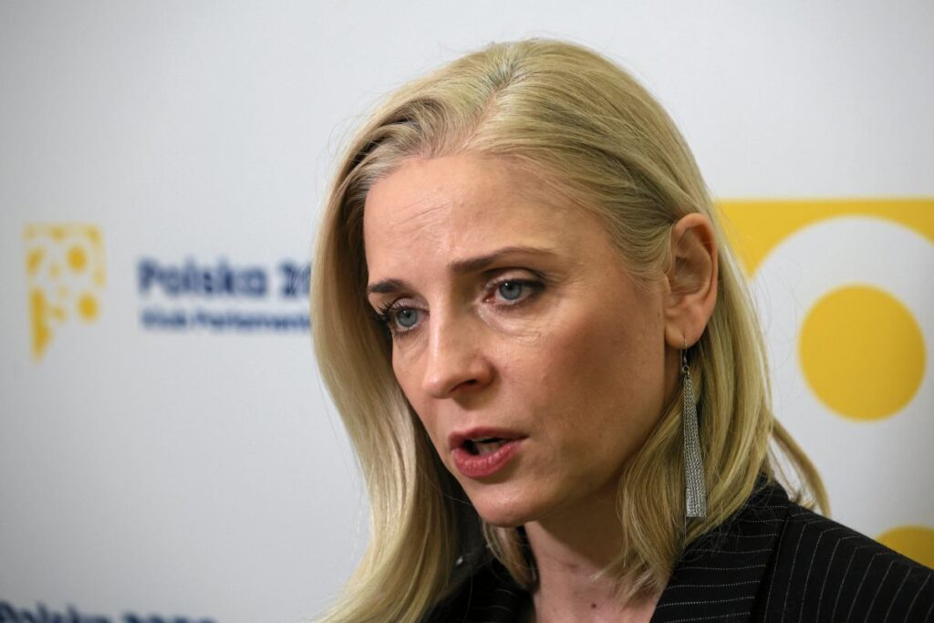 polska 2050 partisinden ayriliklar yeni parlamento kulubu kurulumuyla devam ediyor 47349