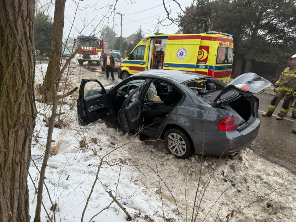 pu tusk ta kontrolunu kaybeden surucu polis aracina carpma tehdidi yaratti 46273