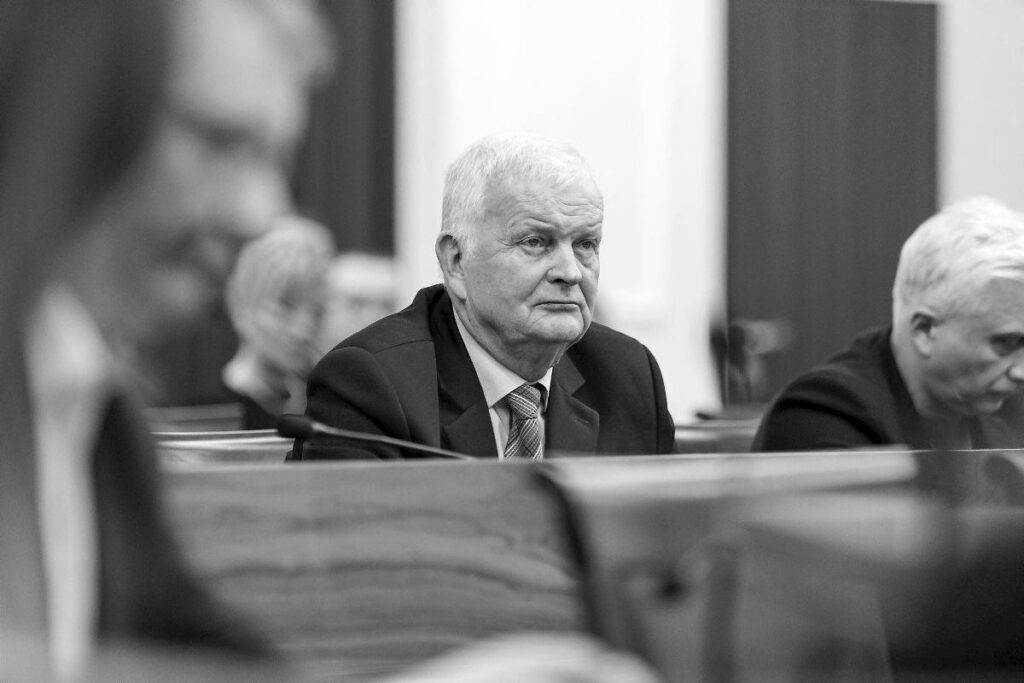 radom meclisi nde jan pszczo a nin vefati meclis sonrasi i nfarktor gecirdi 48563