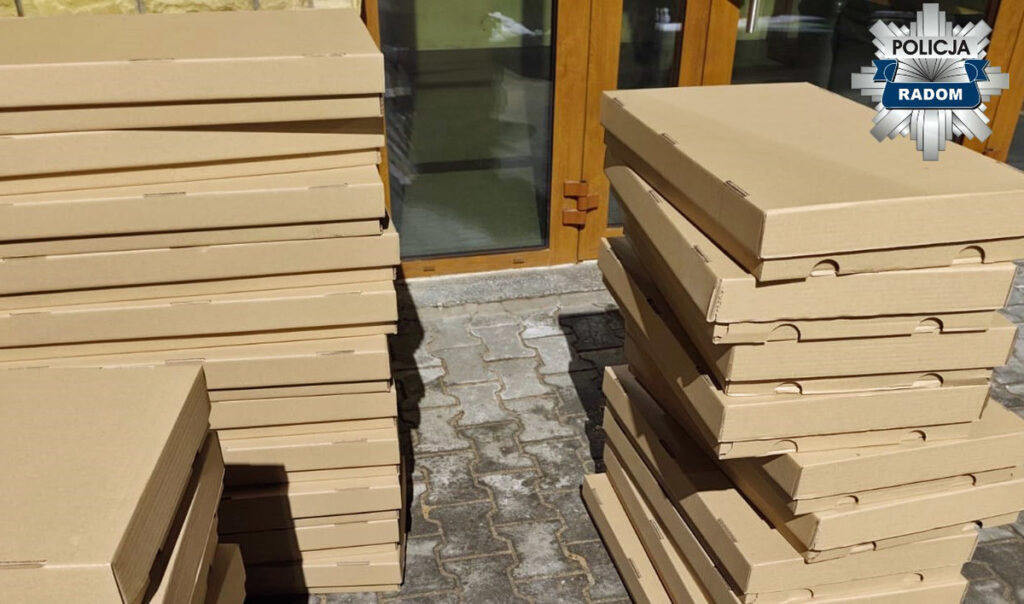 Radom polisi trafik kontrolunde 110 bin kacak sigara ele gecirdi 49298