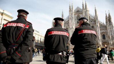 Roma yakininda sira disi silahli saldirilar 43530