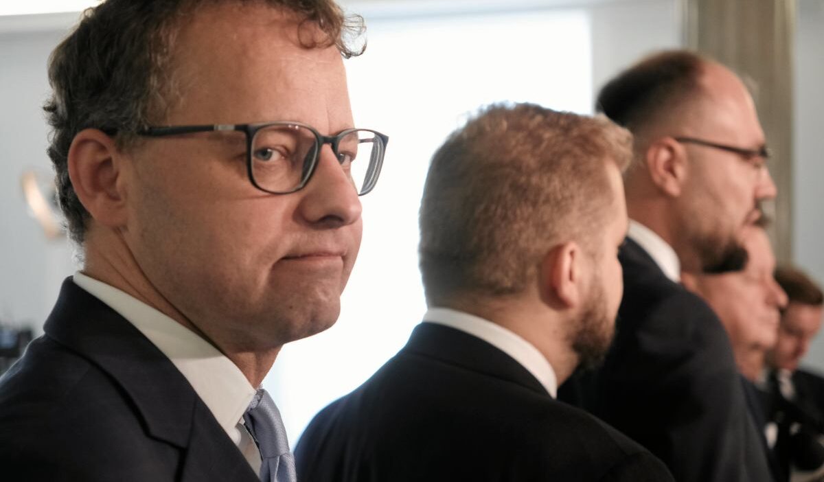 Romanowski ya yeni avrupa tutuklama emri ziobro icin de tutuklama i stemi 47460