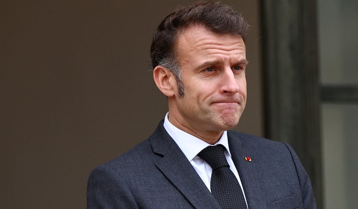 Rusya baglantili botlar macron u hedef sahte gazete kapaklari kampanyasi baslatti 43409