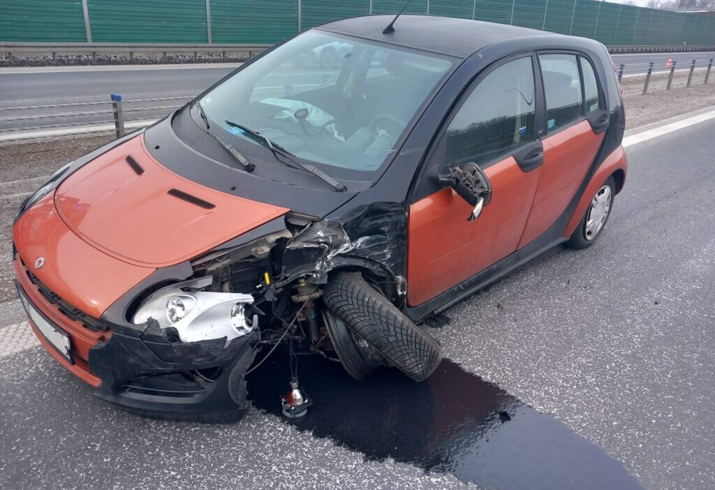 S7 otoyolunda ters yola giren araç zincir kazaya sebep oldu 1 S7 otoyolunda ters yola giren arac zincir kazaya sebep oldu 49334