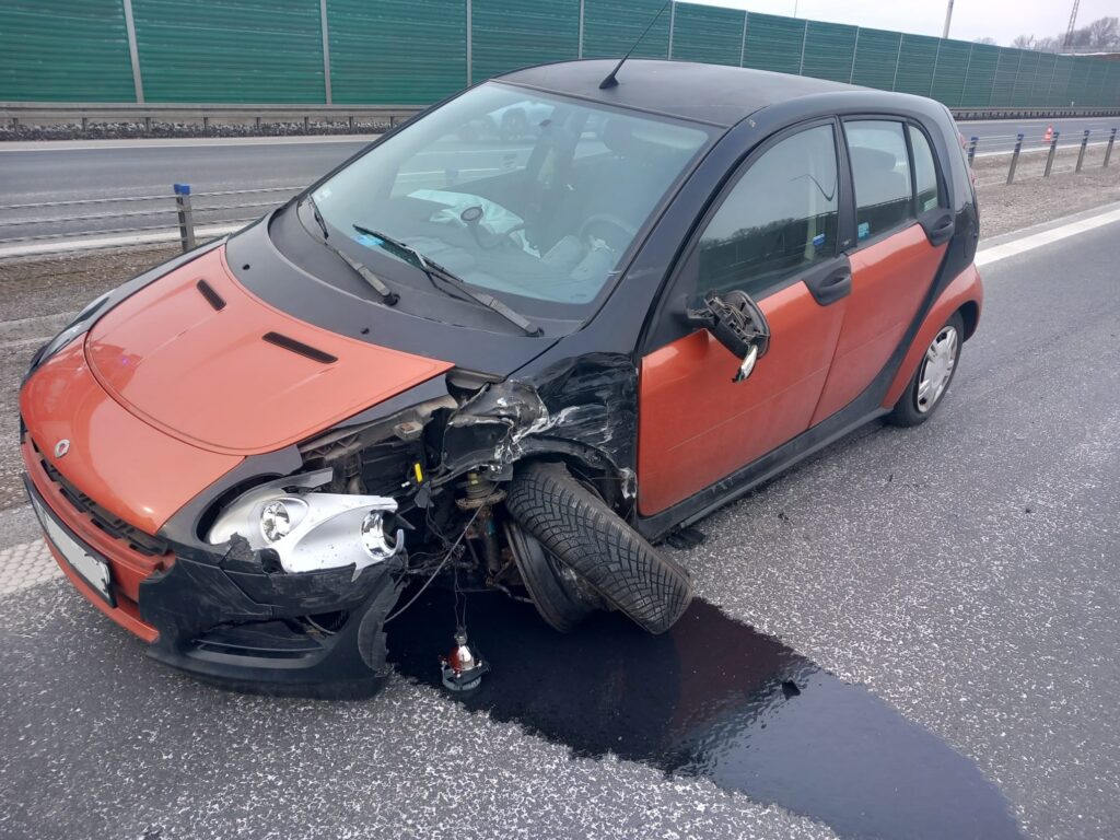 s7 otoyolunda ters yola giren arac zincir kazaya sebep oldu 49334