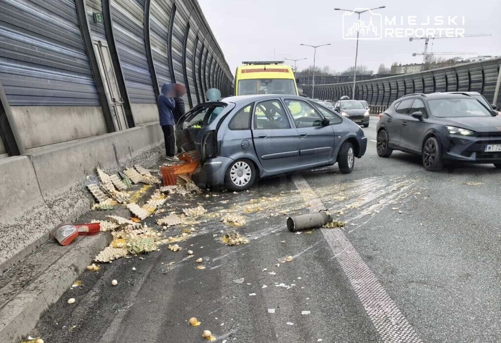 S8 de citroen ile peugeot carpisti yumurta yolu kapatti 46559