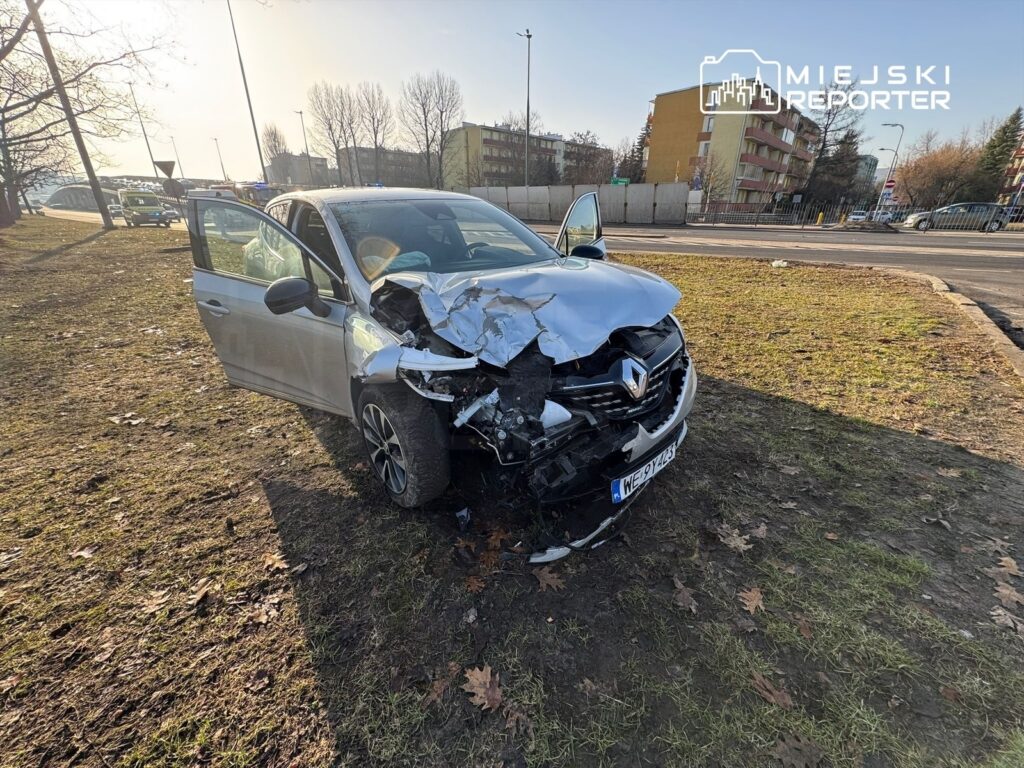 sabah erken saatlerde hynka caddesi uzerindeki viyadukte renault ve toyota carpisti surucu askeri alana girdi 50376