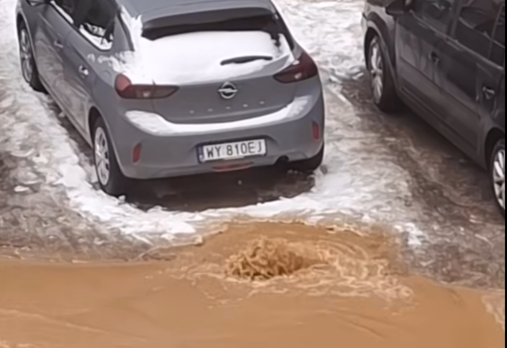 Sebeke arizasi varsova da binlerce kisinin su kesintisi 42929