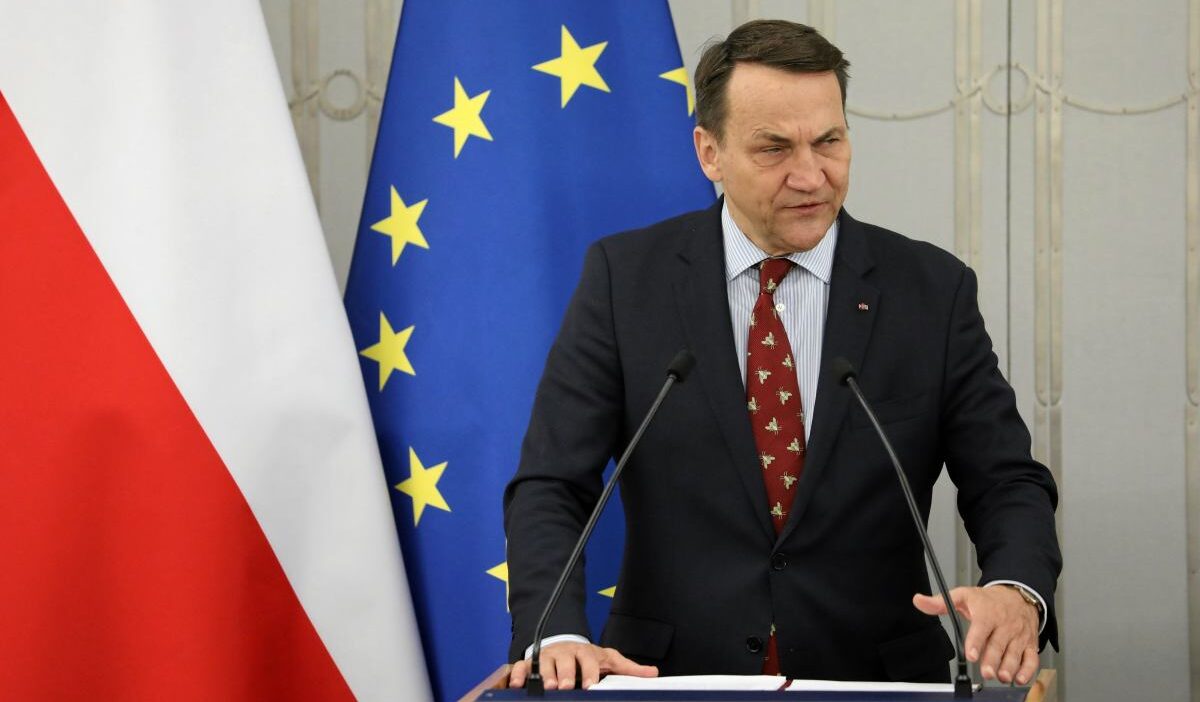 Sikorski kaczy ski nin safe programi elestirilerine tepki verdi 46703