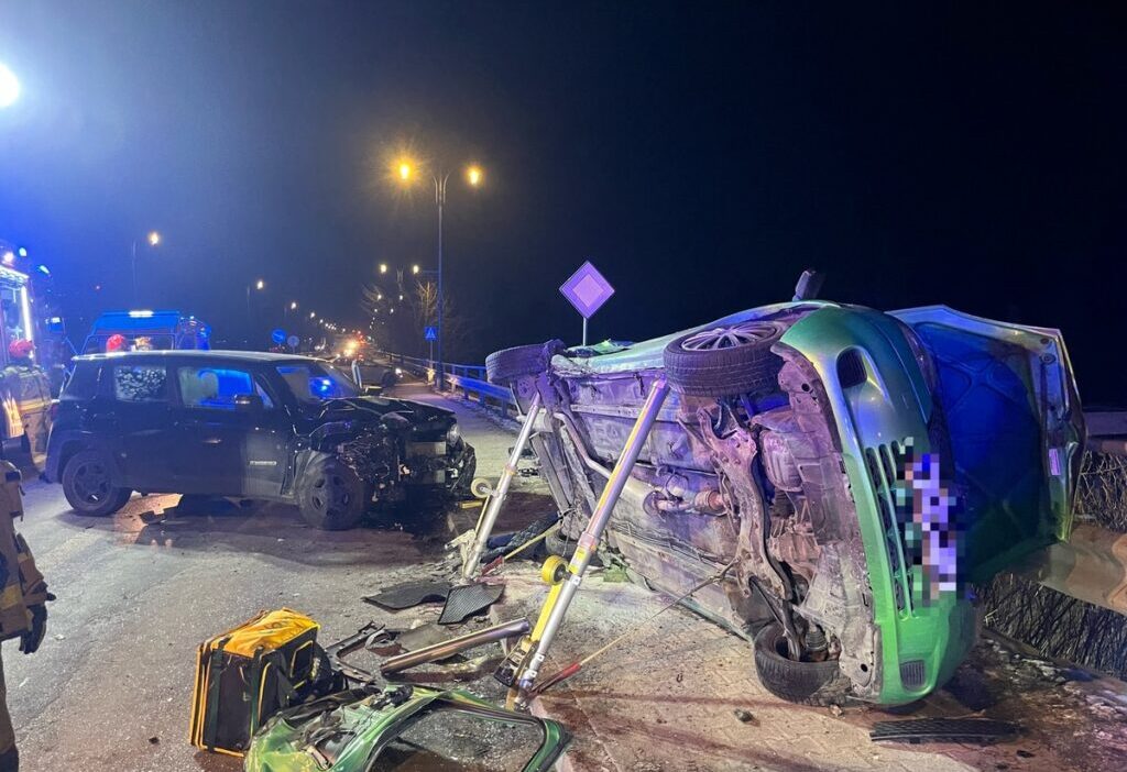 Sochaczew de trafik kazasi 3 kisi yaralandi 41416