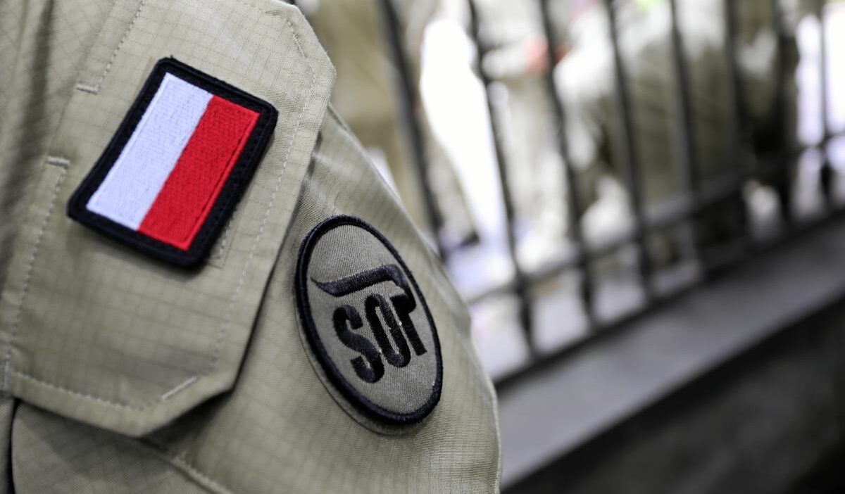 Sop memurlari gorevden alindi gazeteciye olum tehtidi kaydi ortaya cikti 42531