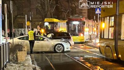Tesla ile tramvay carpismasi bankowy meydani nda oncelik hatasi 45373