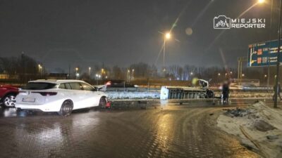 Trafik kazasinda otobus devrildi 45002