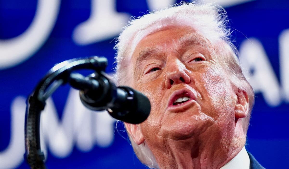 Trump alfalfa kulubu nde gronland ve fed baskani adayi hakkinda mizahi aciklamalar yapti 41317