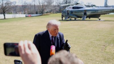 Trump, ali chamenei'nin ölümüne dair bilgilerin doğru olabileceğini ve i̇ran'a yönelik geniş ölçekli operasyonu açıkladı 3 Trump ali chamenei nin olumune dair bilgilerin dogru olabilecegini ve i ran a yonelik genis olcekli operasyonu acikladi 50430