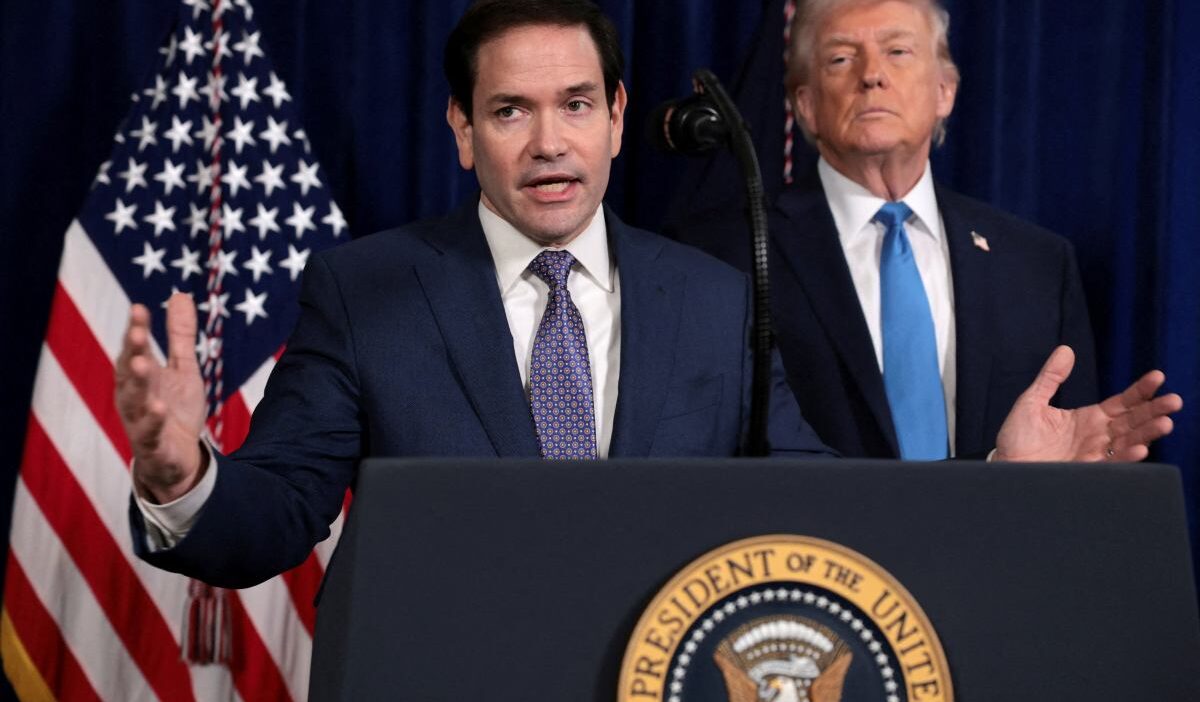 Trump i ran a olasi askeri harek t kararini 10 15 gun i cinde verecegini duyurdu 49236