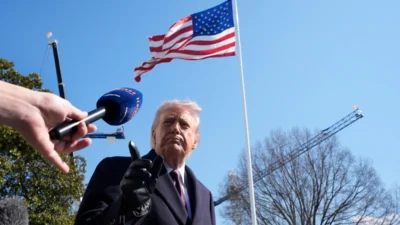 Trump i ran irgc sinin teslim olmasini ve rejim degisimini talep ederek genis capli hava operasyonu baslatti 50395