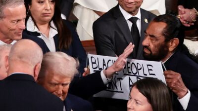 Trump konuşması sırasında kongre'de tepkiler 4 Trump konusmasi sirasinda kongre de tepkiler 49494