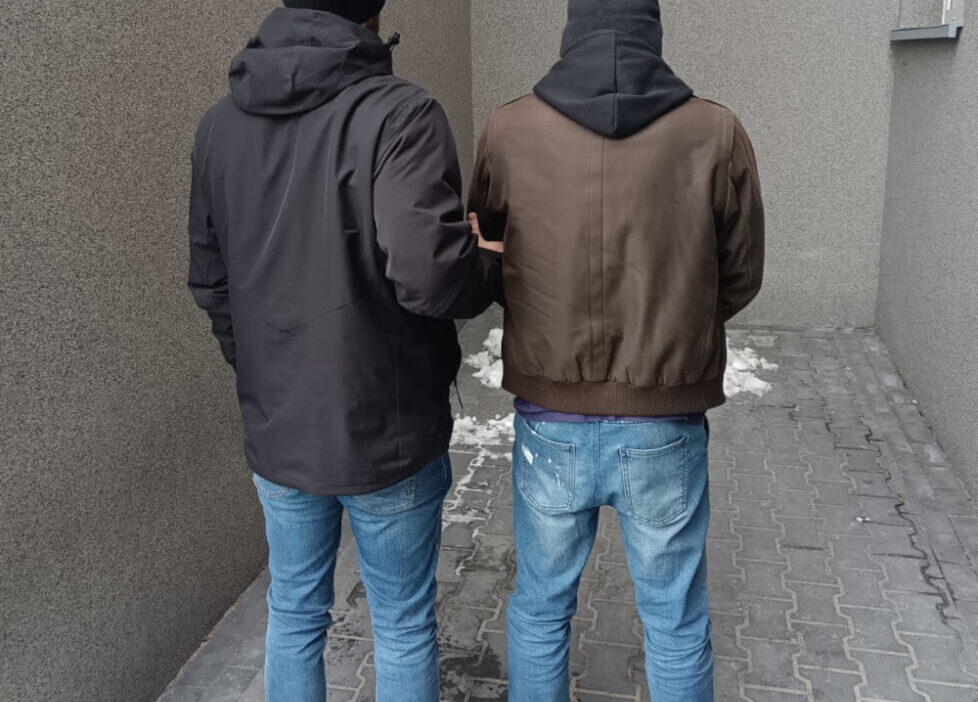 Uc arac kullanma yasagina ragmen volan basina gecen sahis yakalandi 42717