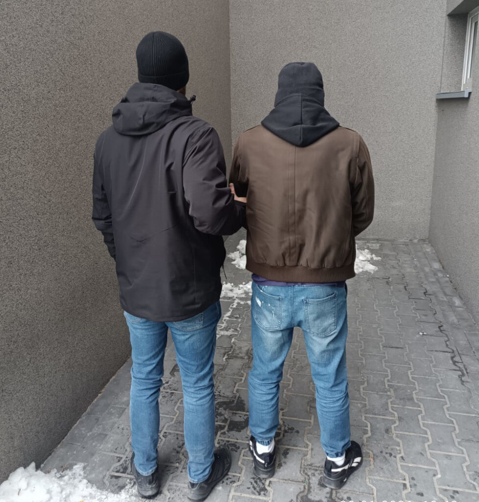 uc arac kullanma yasagina ragmen volan basina gecen sahis yakalandi 42717