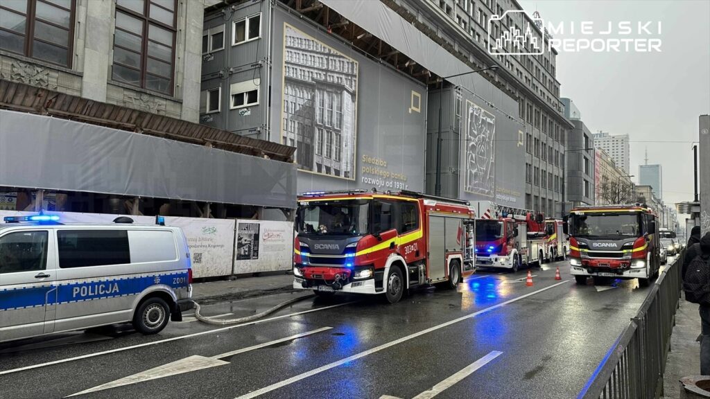 Varsova da bank gospodarstwa krajowski bgk binasinda cikan yanginda 250 kisi tahliye edildi 44896