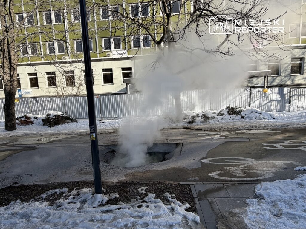 varsova da cokme isik arizasi yolu ve bisiklet yolu yikti 23 bina isitanamadi 41078