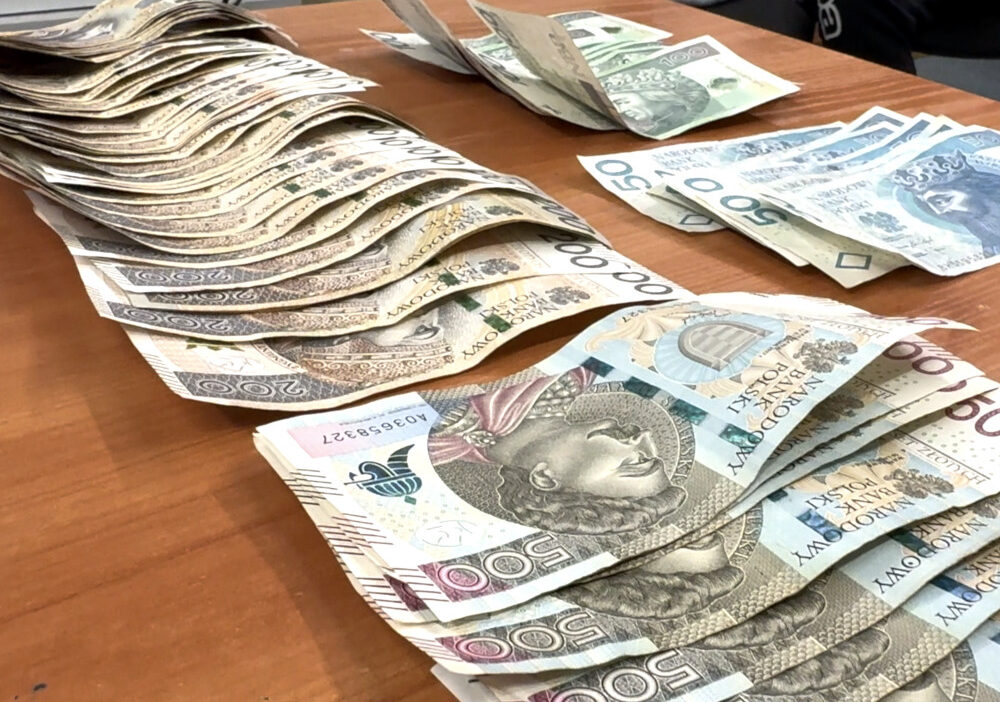 Varsova da i ki haftada 16 sahtekarlik dosyasi 46415