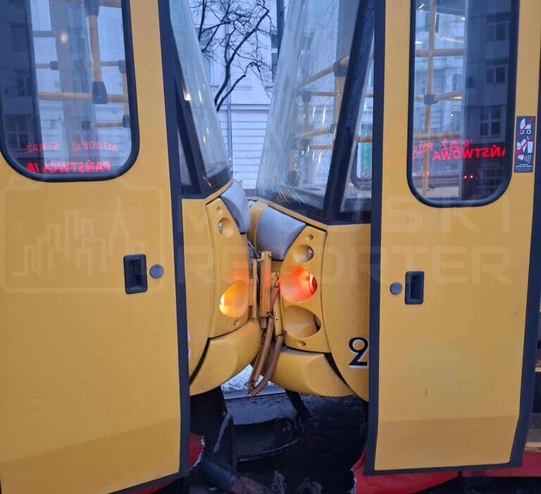 Varşova'da i̇ki tramvay çarpıştı: 6 kişi yaralandı 1 Varsova da i ki tramvay carpisti 6 kisi yaralandi 47309