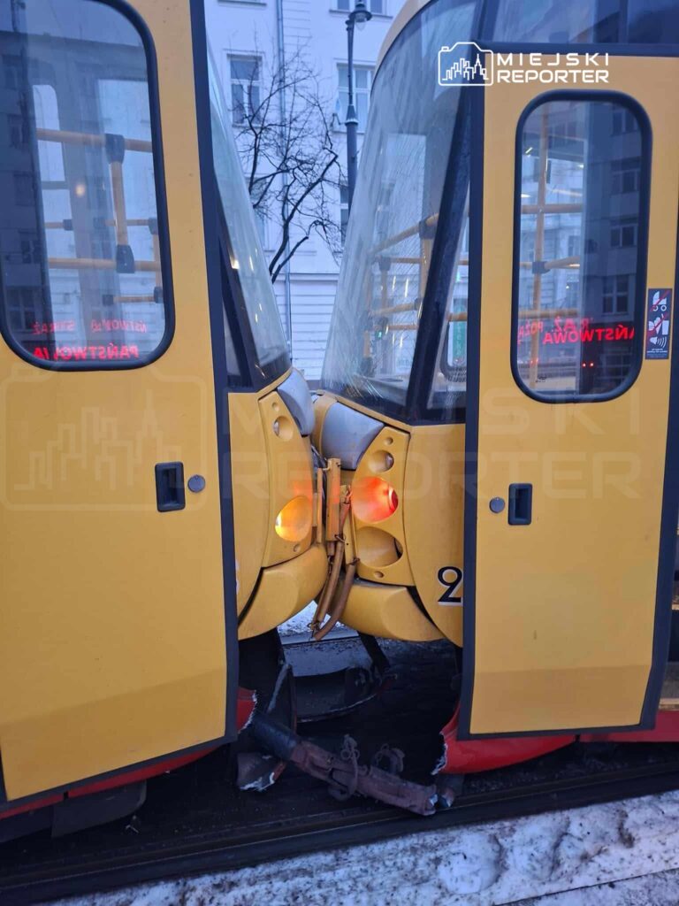 varsova da i ki tramvay carpisti 6 kisi yaralandi 47309