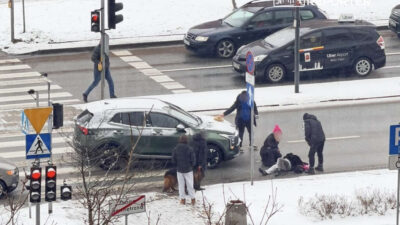 Varşova'da trafik kazası: ken ile dzwonnicça kavşağında yaya çarptı 3 Varsova da trafik kazasi ken ile dzwonnicca kavsaginda yaya carpti 47978