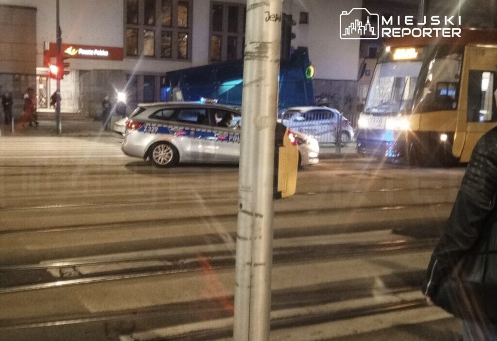 Varşova'da tramvay camı patladı: soruşturma başlatıldı 1 Varsova da tramvay cami patladi sorusturma baslatildi 50304