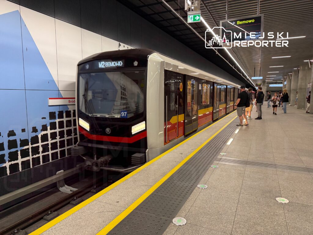 varsova metrosu nda sarhos adam raylara dustu alti i stasyon kapatildi 48412