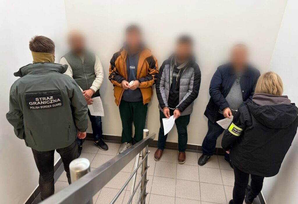 Varsova sinir muhafizlari i ltica operasyonunda alti yabanciyi gozaltina aldi 49637