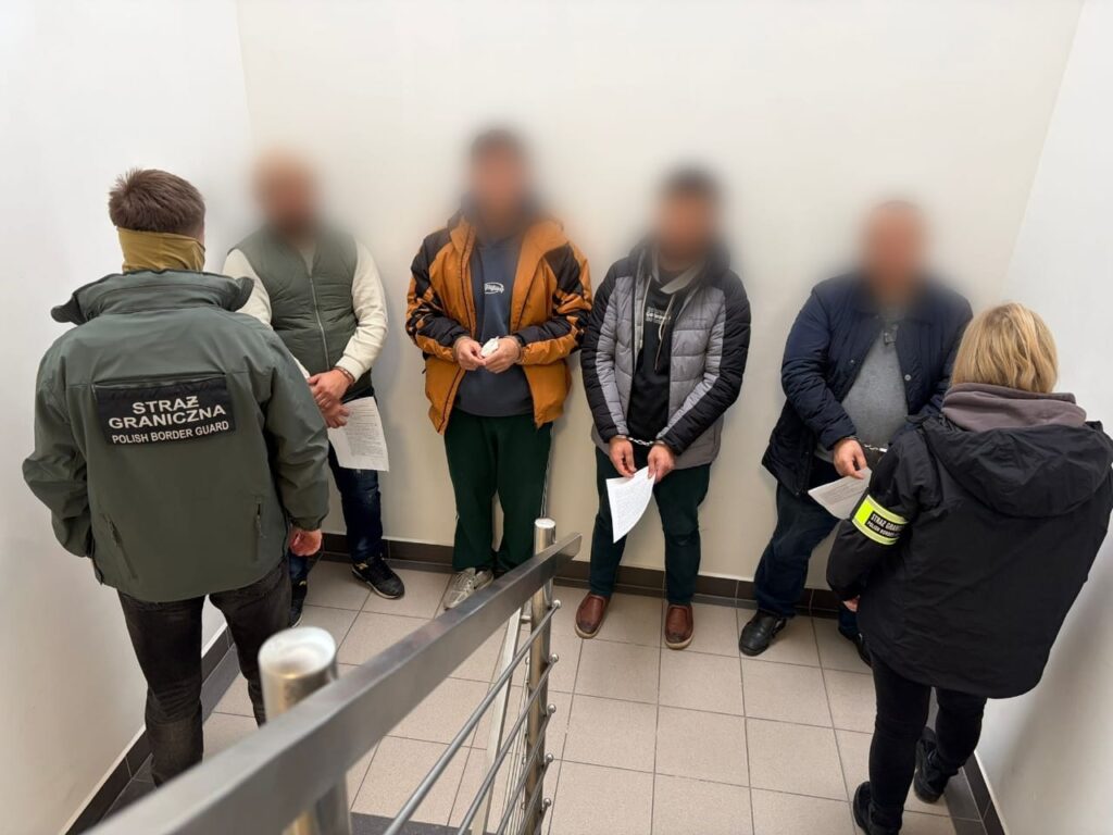 varsova sinir muhafizlari i ltica operasyonunda alti yabanciyi gozaltina aldi 49637