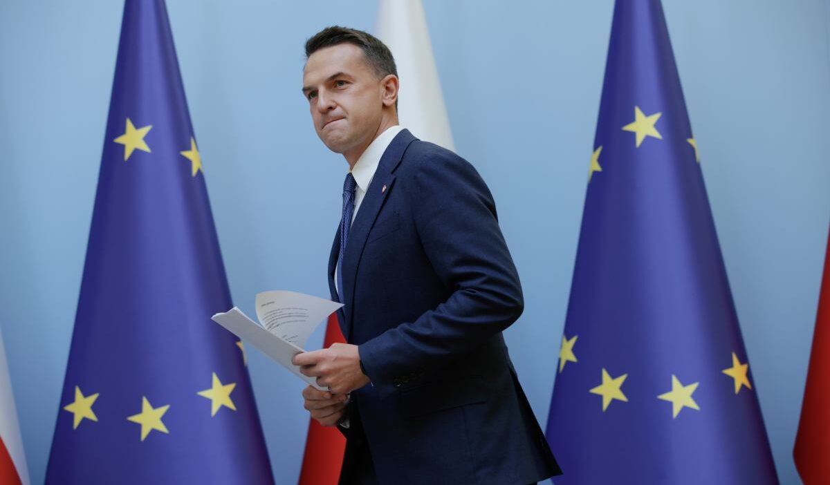 Varsova washington diplomatik krizi hukumet sozcusu ve abd buyukelcisinden aciklamalar 45014