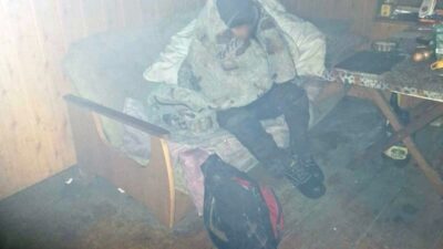 Vii bolge belediye zabitasi donma tehlikesi altindaki evsiz adami son anda kurtardi 42522