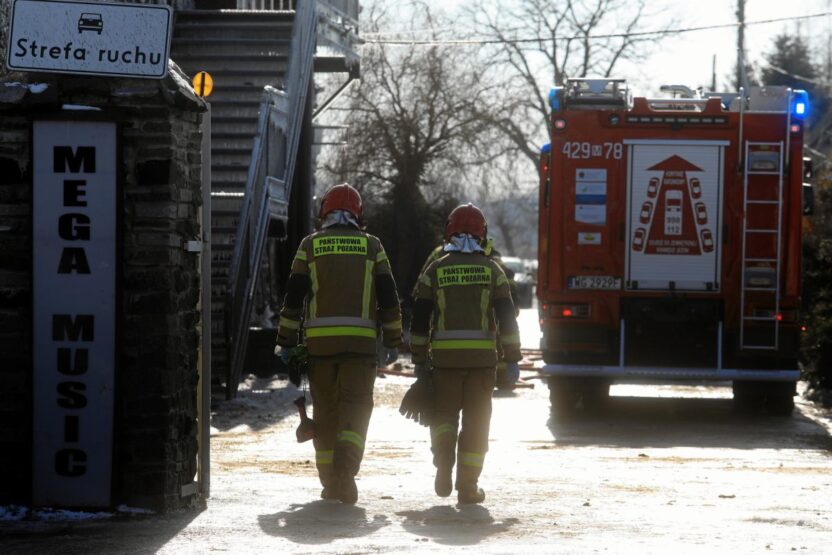 W growiec te kimyasal fabrika yangini yogun duman sehri sariyor i tfaiye calismalari suruyor 50398