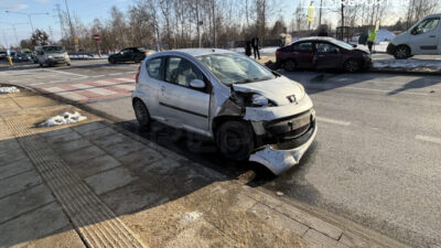 Wilanów'da üç aracın karıştığı kazada bir kişi yaralandı 5 Wilan w da uc aracin karistigi kazada bir kisi yaralandi 47981