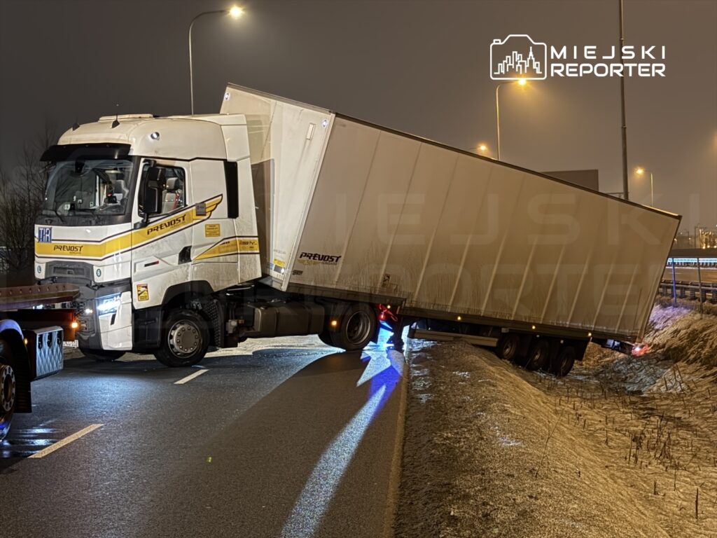 wira ova caddesi nde tir kazasi yol tamamen kapandi 43400