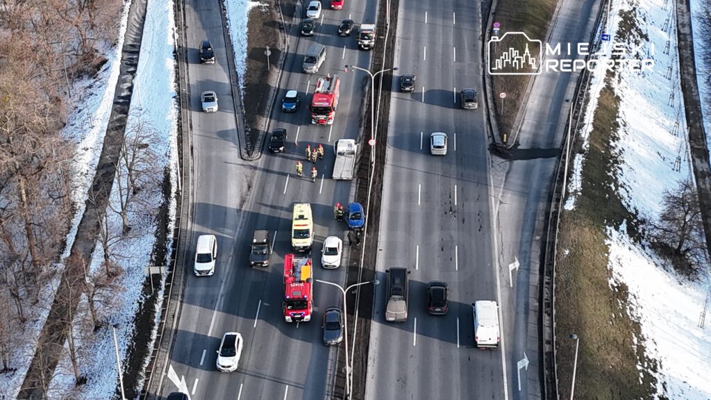 Wislostrada da tek aracli trafik kazasi 2 serid trafige kapali 48222