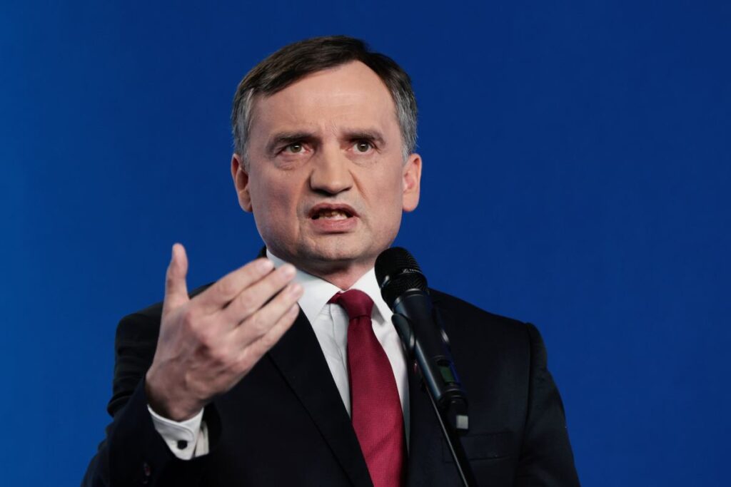 zbigniew ziobro icin avrupa tutuklama emri ena talep edildi 44819